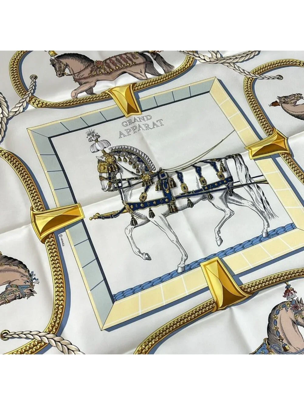 ★SOLD★ Hermes Scarf Carre 90 Ivory Gold Multi Grand Apparat - Picture 4 of 5